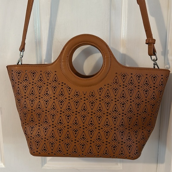NWOT Women’s Free People Brown Vegan Leather Laser Cut Perforated Crossbody - Picture 4 of 11